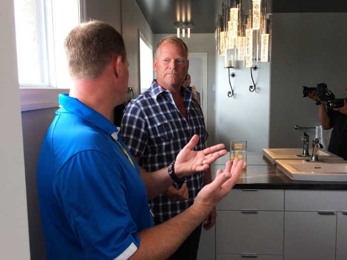 Mike-Holmes-Dustin-VanSoelen.jpg